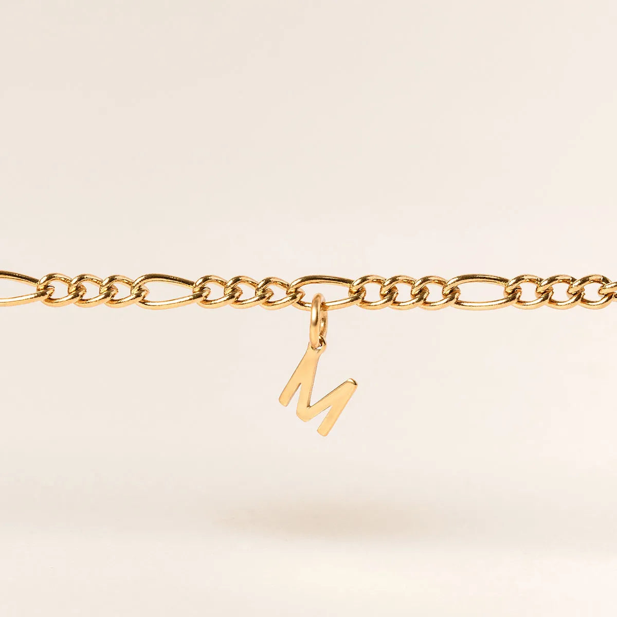 Bracelet chaîne figaro avec lettre à personnaliser - Doré