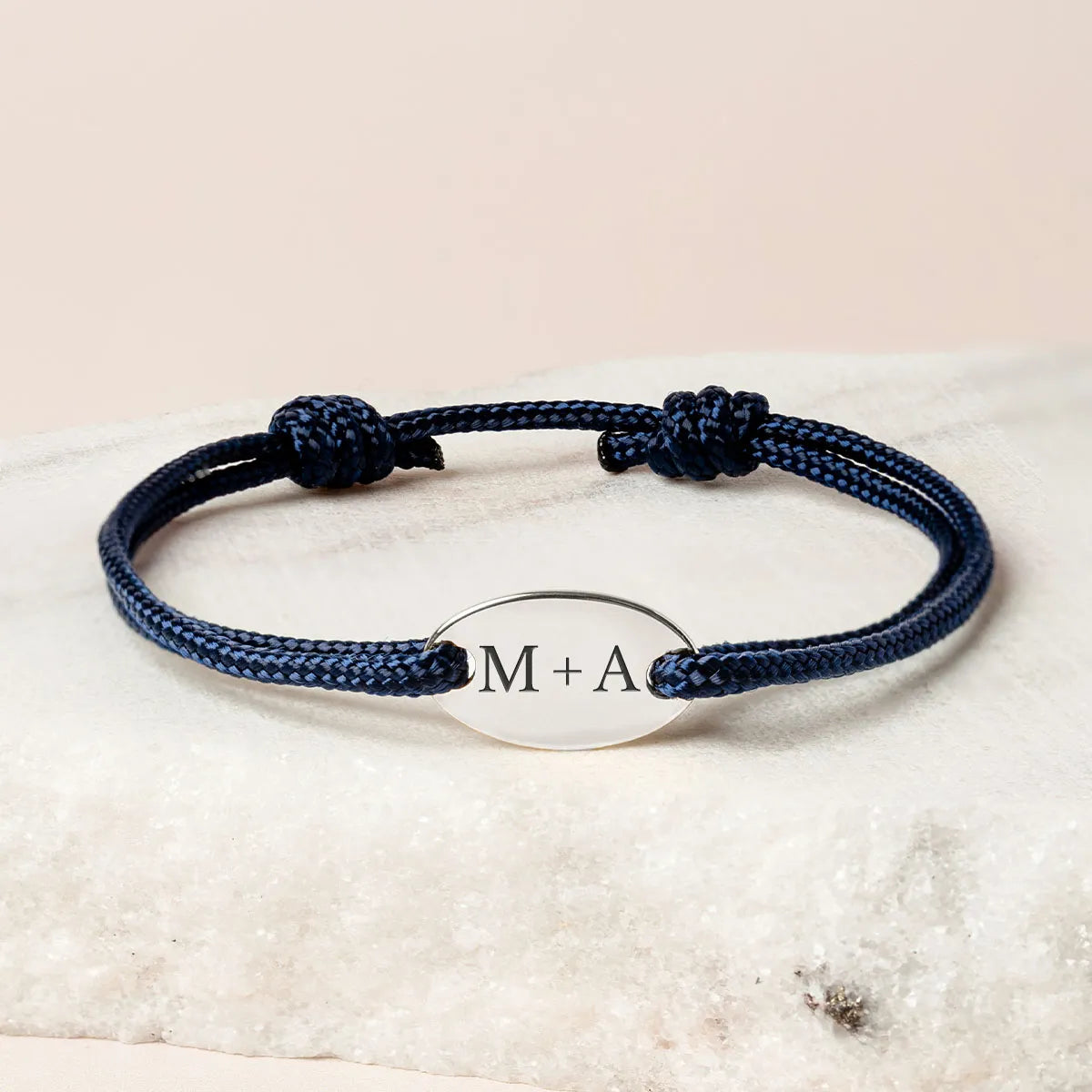 Bracelet femme cordon médaille ovale à personnaliser - Acier