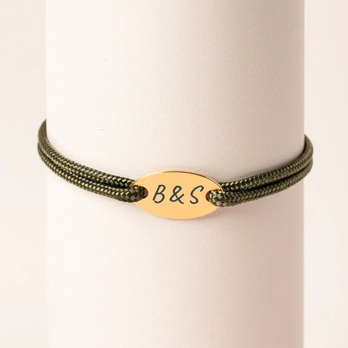 Bracelet cordon médaille ovale à personnaliser - Doré
