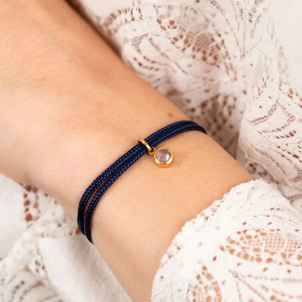Bracelet femme cordon avec pierre de naissance - Doré