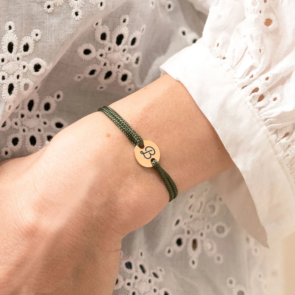 Bracelet femme cordon petite médaille à personnaliser - Doré