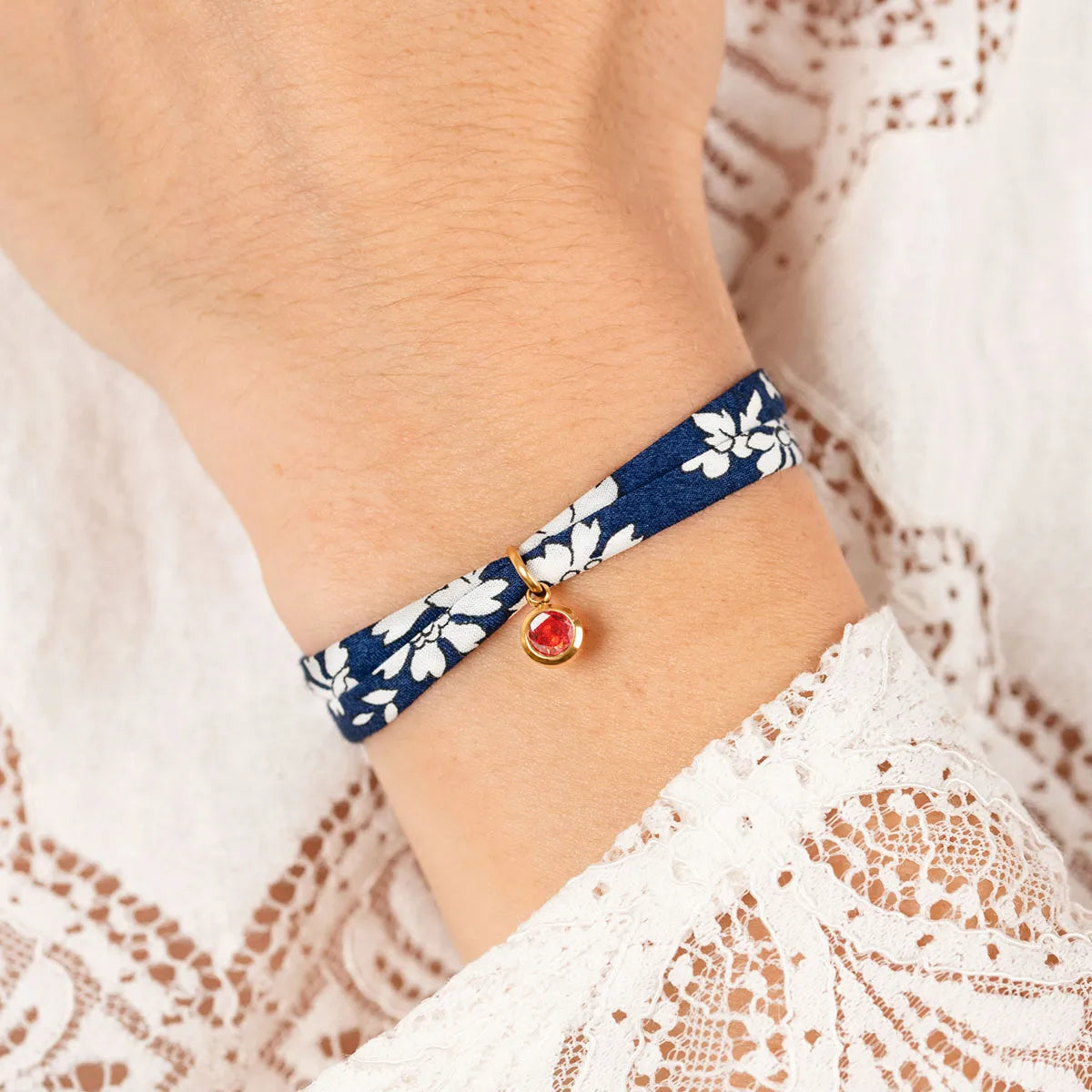 Bracelet Liberty et pierre de naissance - Doré